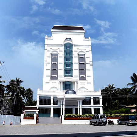 Hotel Karthika Park Kazhakuttam Exterior foto